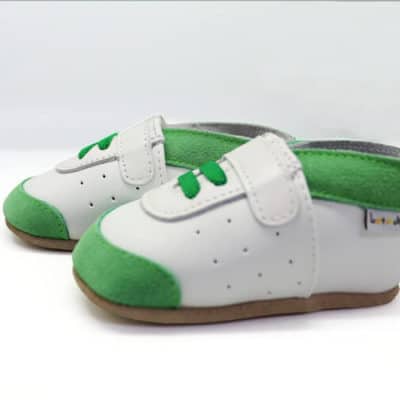 CHAUSSONS BÉBÉ CUIR SOUPLE BASKETS BLANCHES ET VERTES