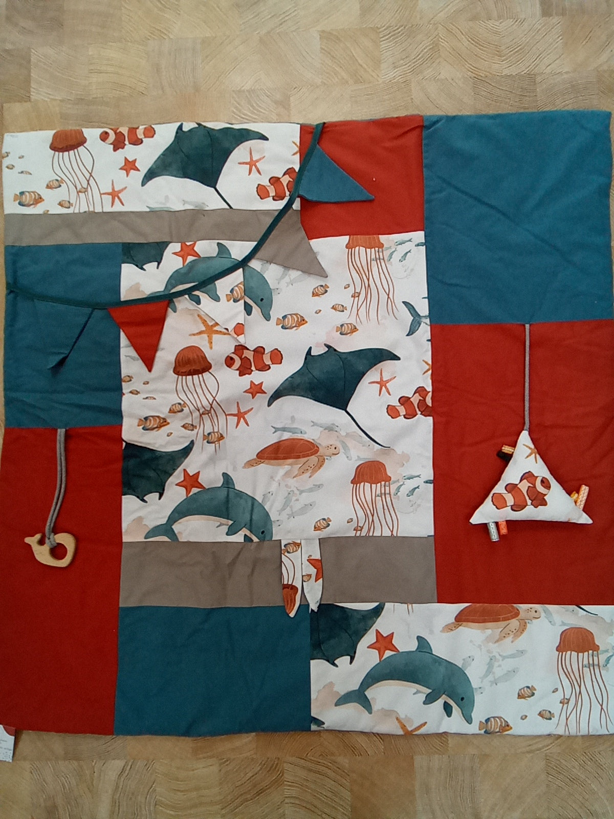 Tapis d éveil avec activités poissons marins