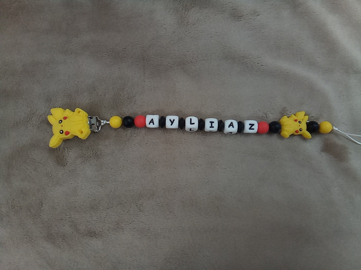 Attache sucette silicone pika à personnaliser
