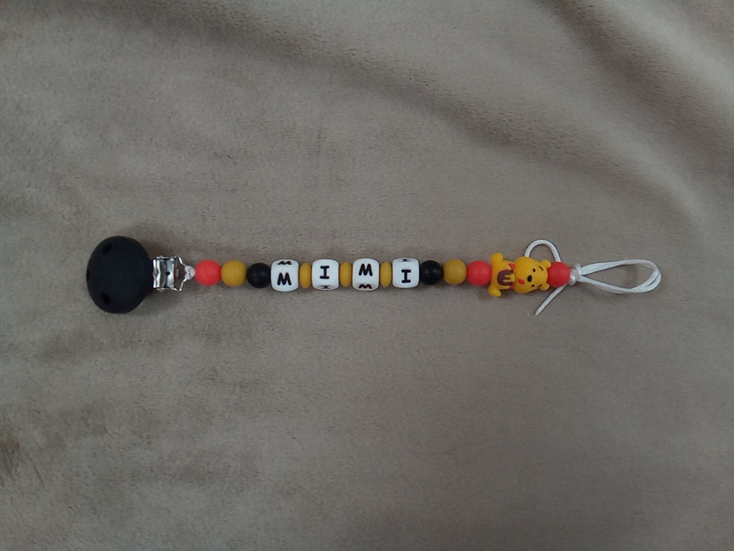 Attache sucette silicone ourson jaune3d à personnaliser