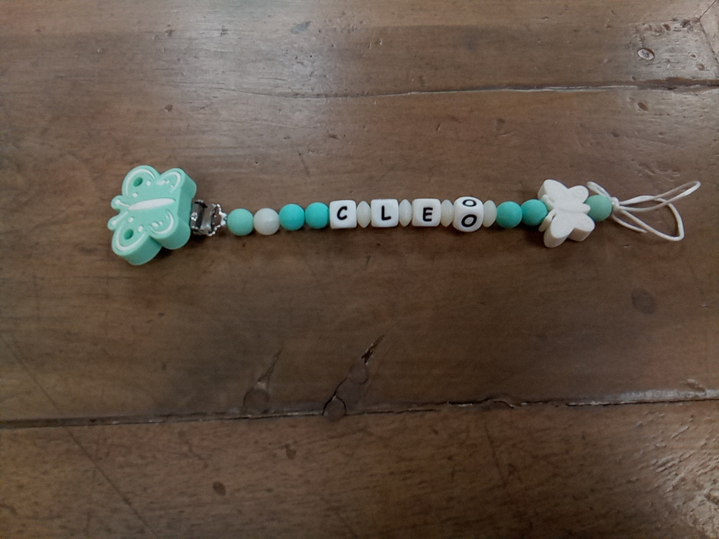 Attache sucette silicone papillon à personnaliser