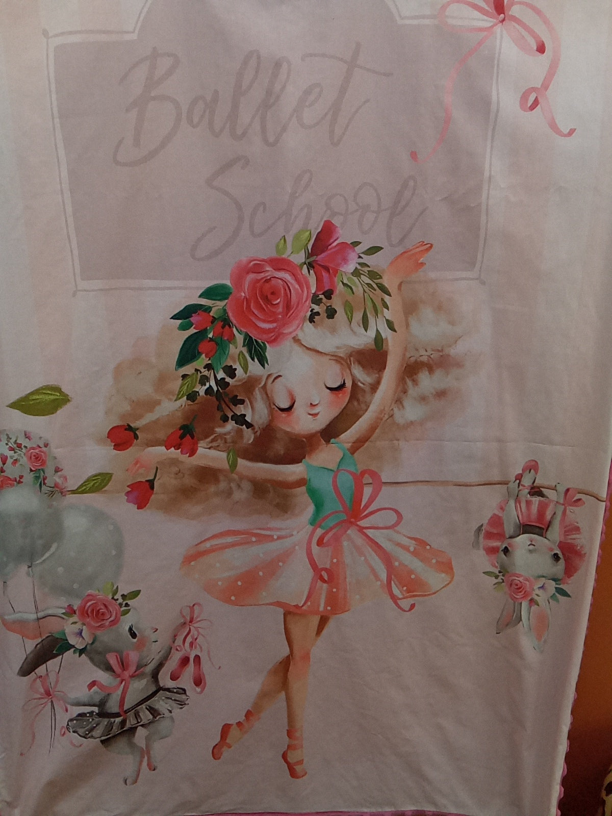 Couverture 75*100 danseuse minky boule azalée