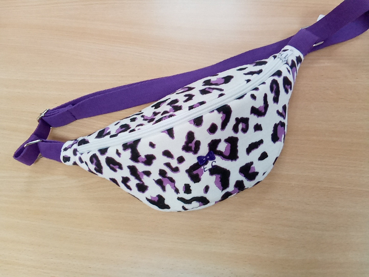 Sac Banane motif léopard violet taille s