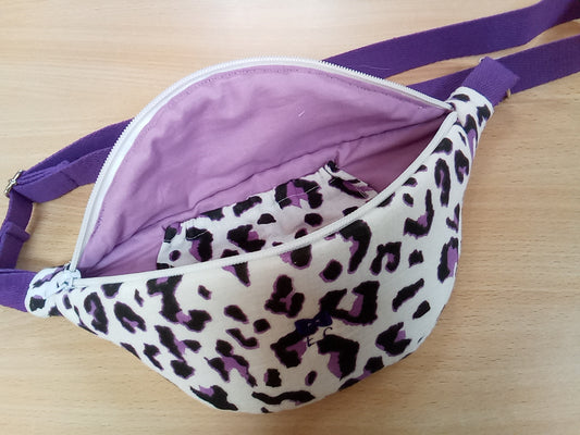 Sac Banane motif léopard violet taille s