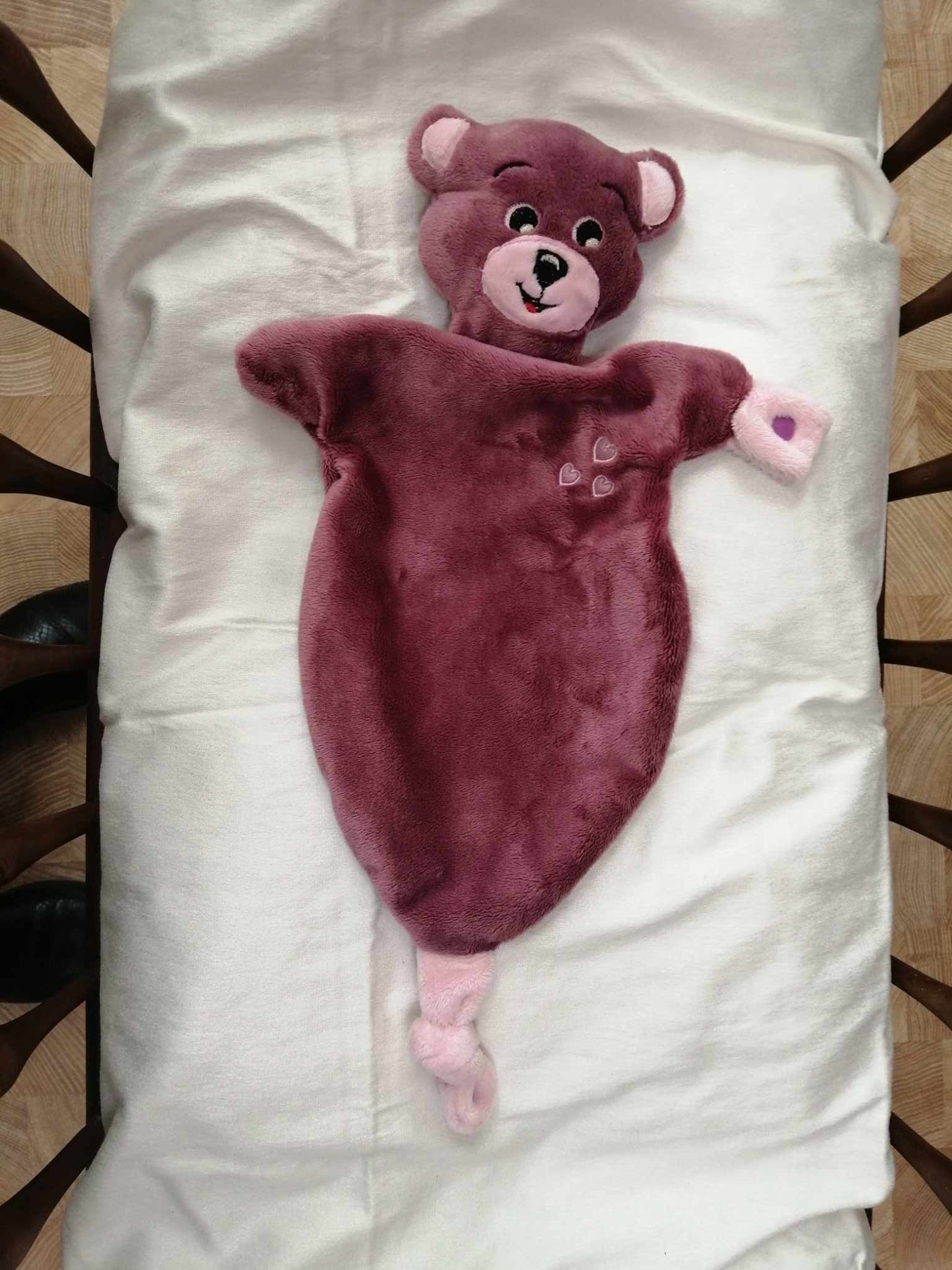 Doudou ourson goutte avec patte attache tétine