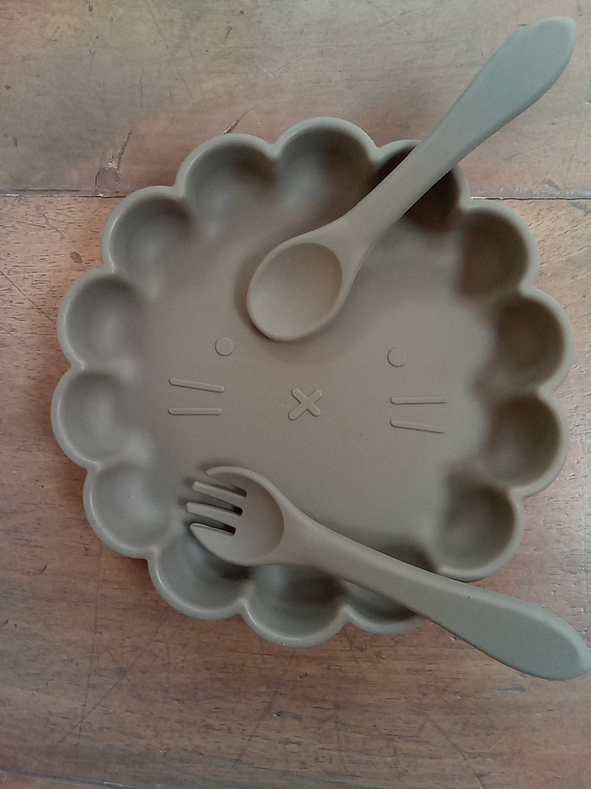 Assiette ventouse avec Ensemble cuillère à café/fourchette silicone forme lion