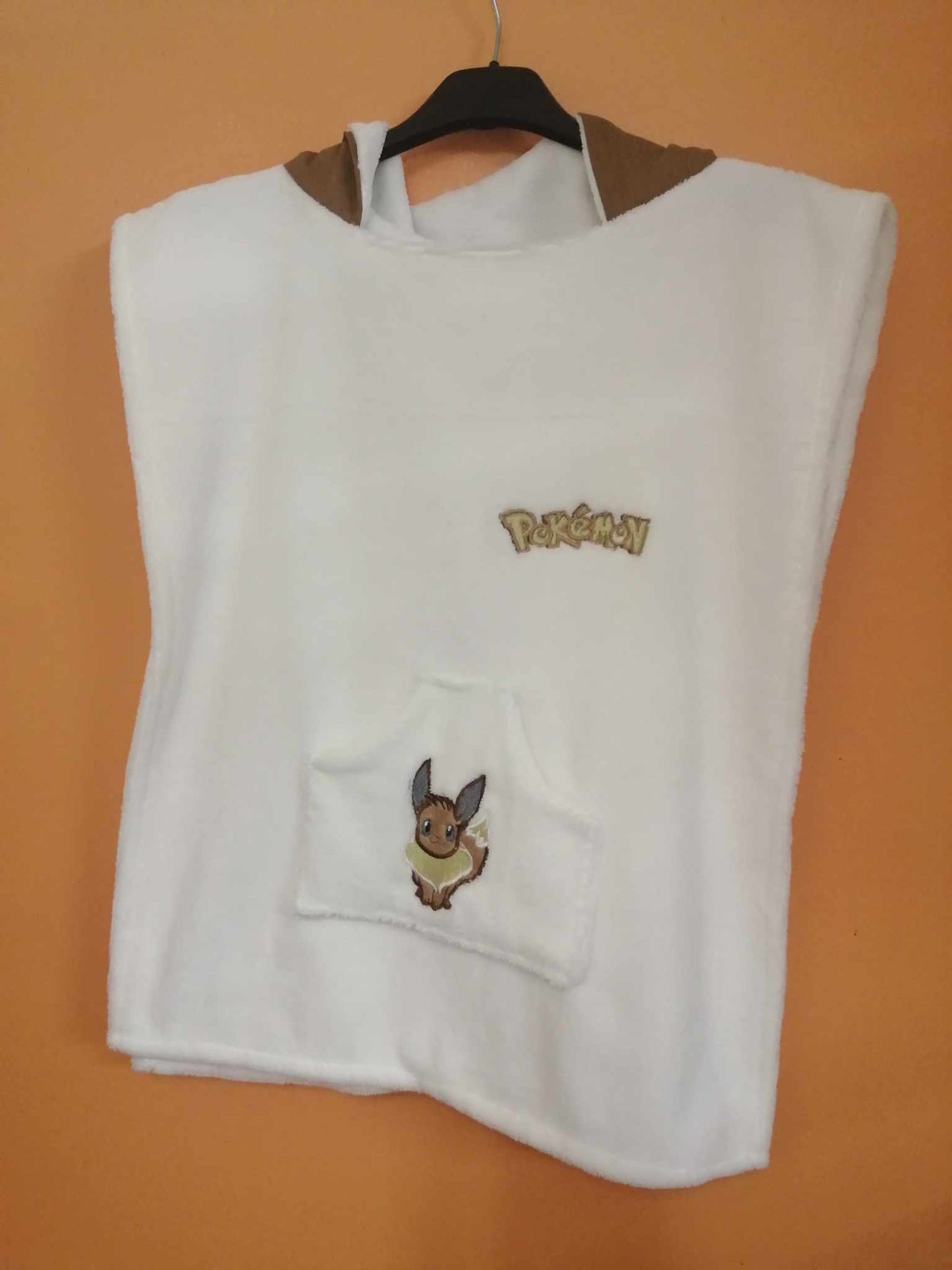 Pancho de bain Pokémon Evoly et logo pokemon